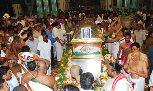 Mangalore Today Latest Headlines Of Mangalore Udupi Page Lakhs Pay Homage To Last Scion Of