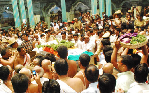 Mangalore Today Latest Headlines Of Mangalore Udupi Page Lakhs Pay Homage To Last Scion Of