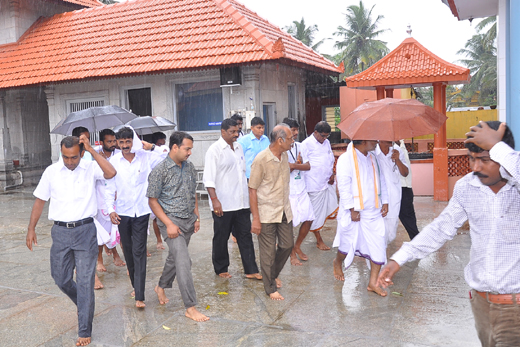 Gandhi peace bus-2-6-12-garodi