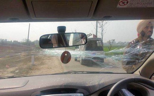 kejriwal-car.